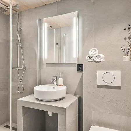 Rorbuleilighet Lysoya 1h