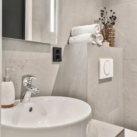 Rorbuleilighet Lysoya 1h * Henningsvær